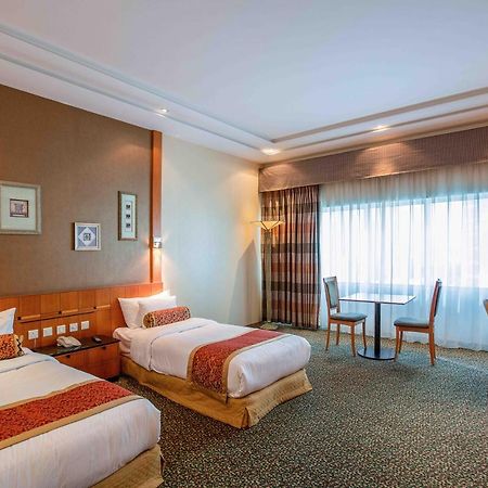 Gulf Court Hotel Манама Екстериор снимка