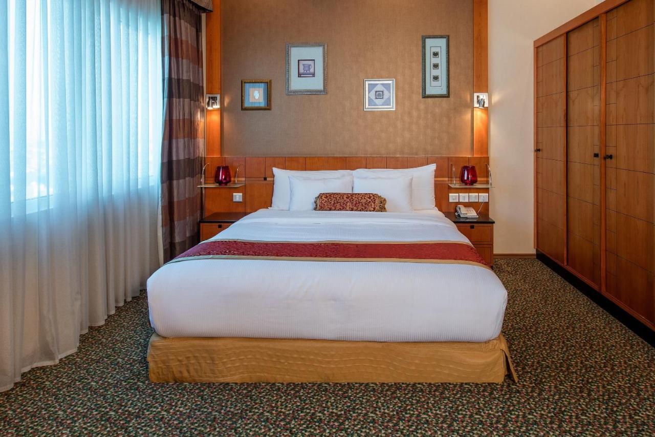 Gulf Court Hotel Манама Екстериор снимка