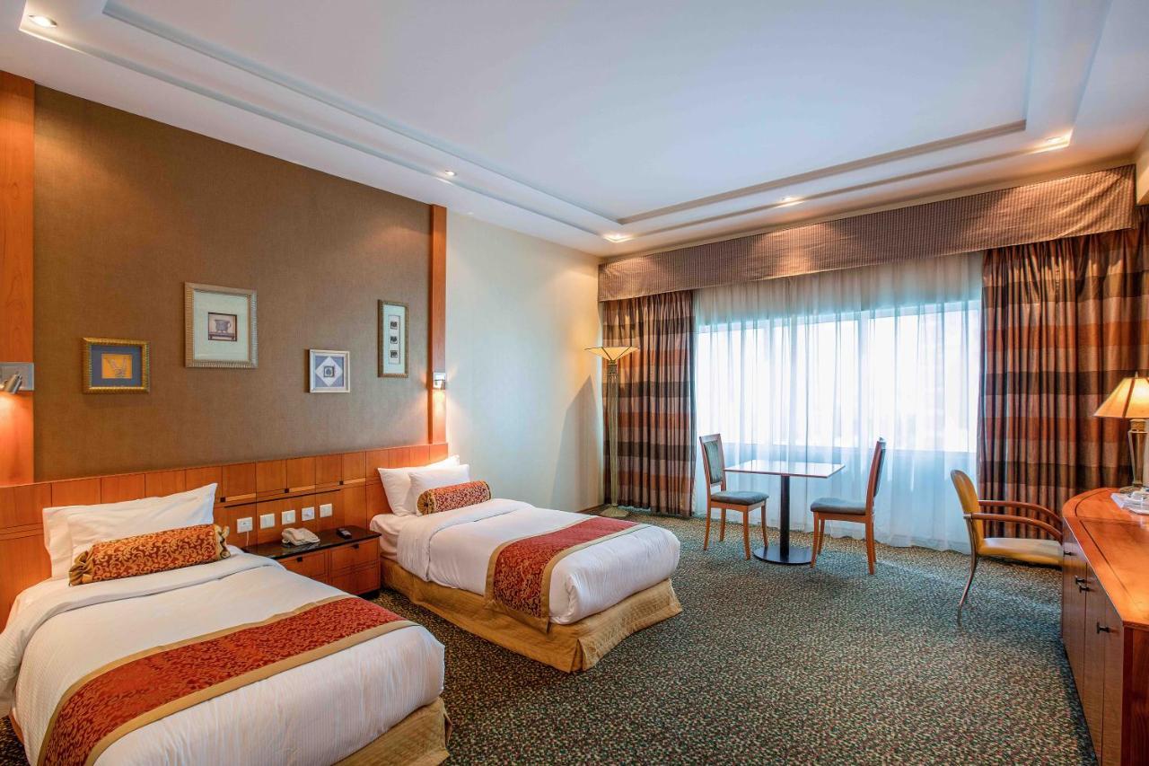 Gulf Court Hotel Манама Екстериор снимка