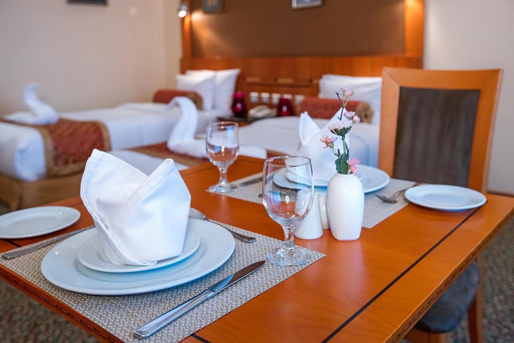 Gulf Court Hotel Манама Екстериор снимка