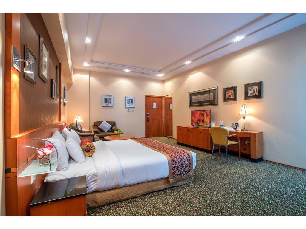 Gulf Court Hotel Манама Екстериор снимка