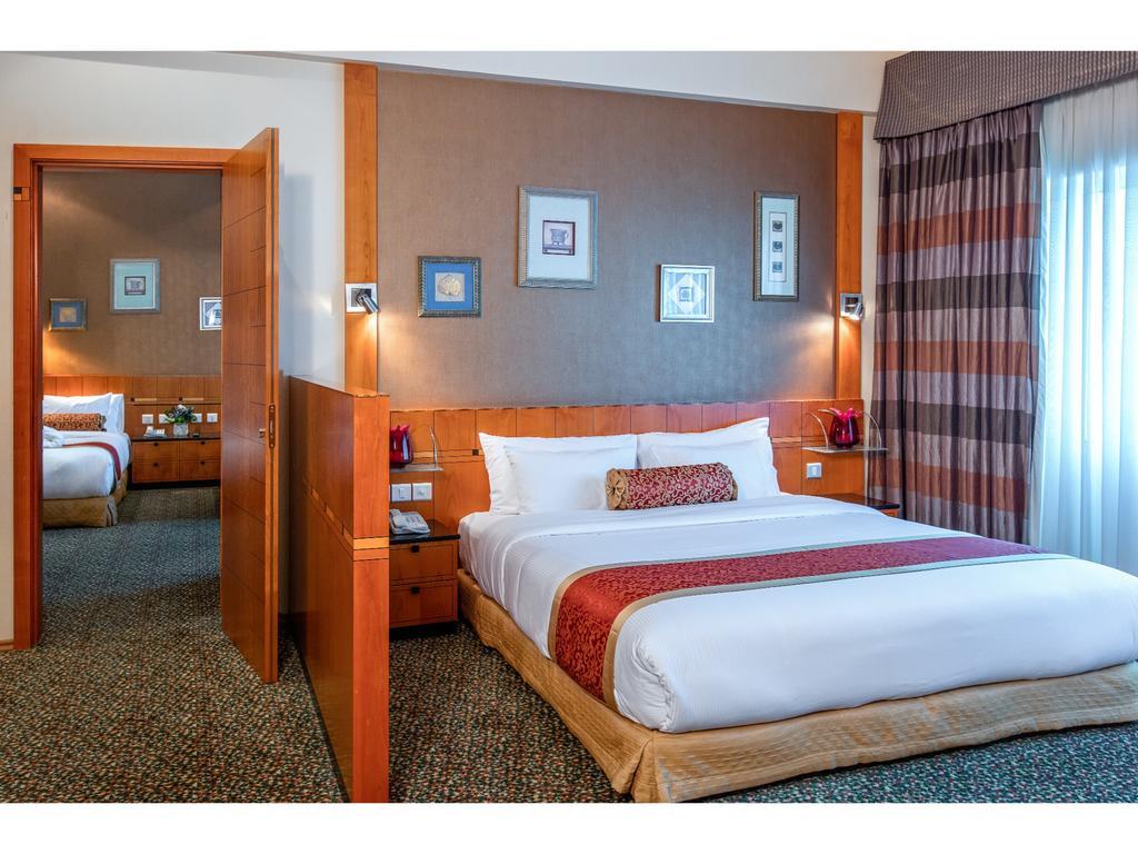 Gulf Court Hotel Манама Екстериор снимка