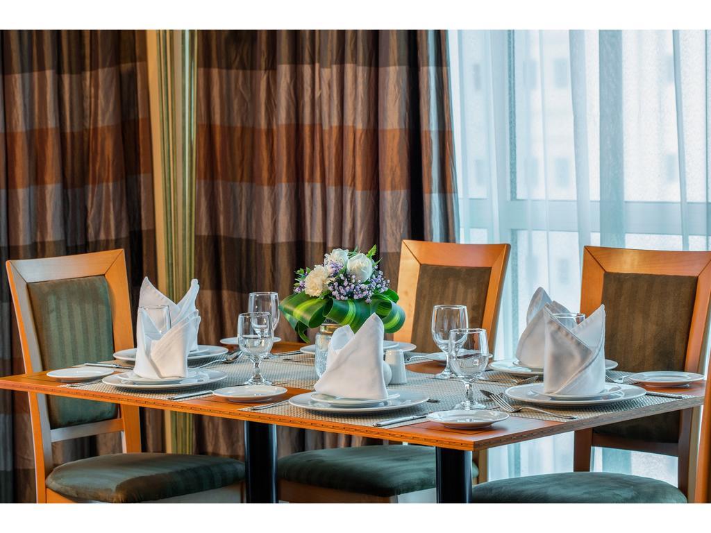 Gulf Court Hotel Манама Екстериор снимка