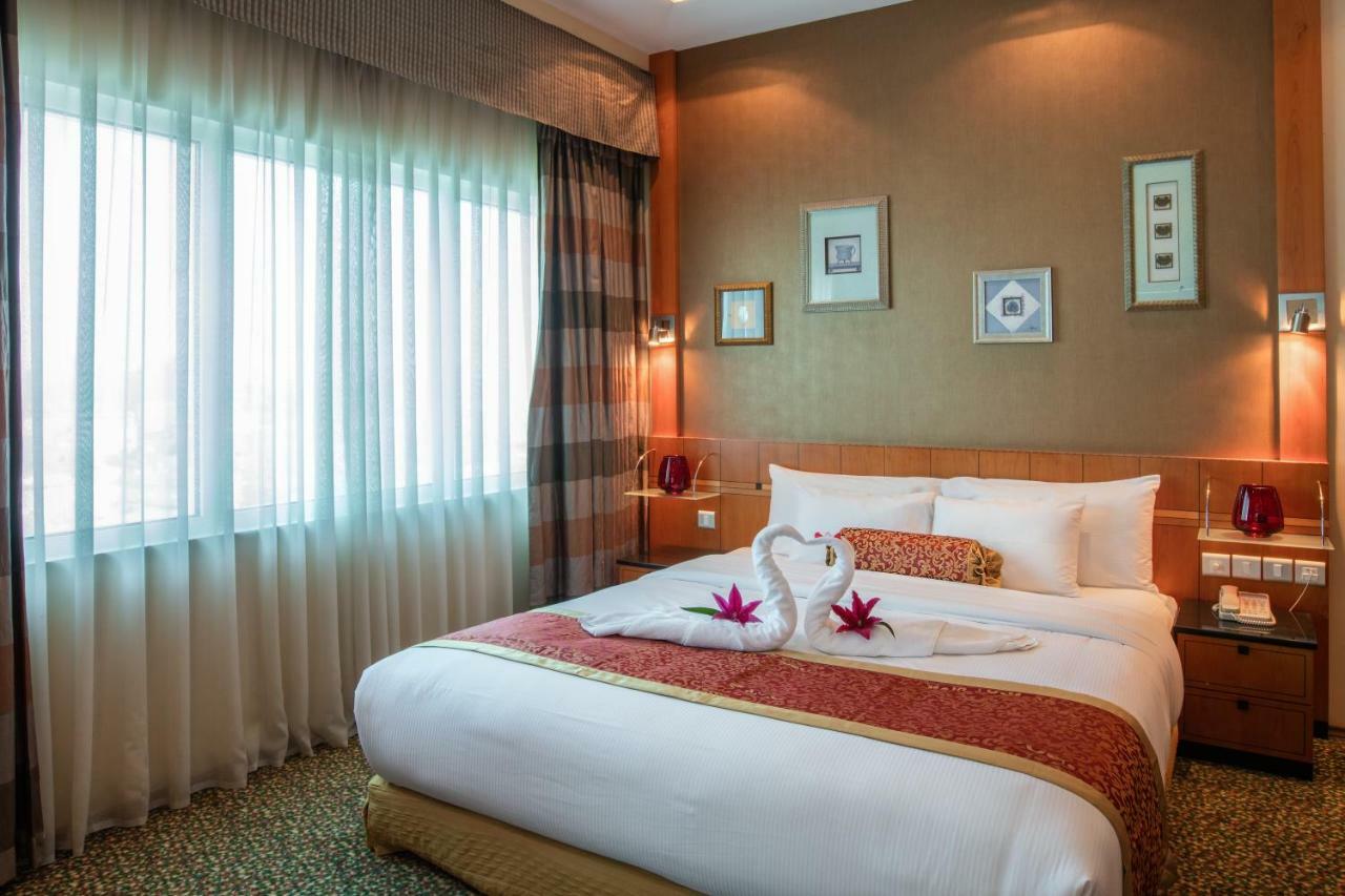 Gulf Court Hotel Манама Екстериор снимка
